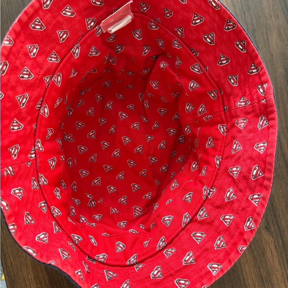 Vintage Superman Bucket Hat – DC Comics (2015) – Reversible Red/Blue Logo Print - Picture 2 of 4